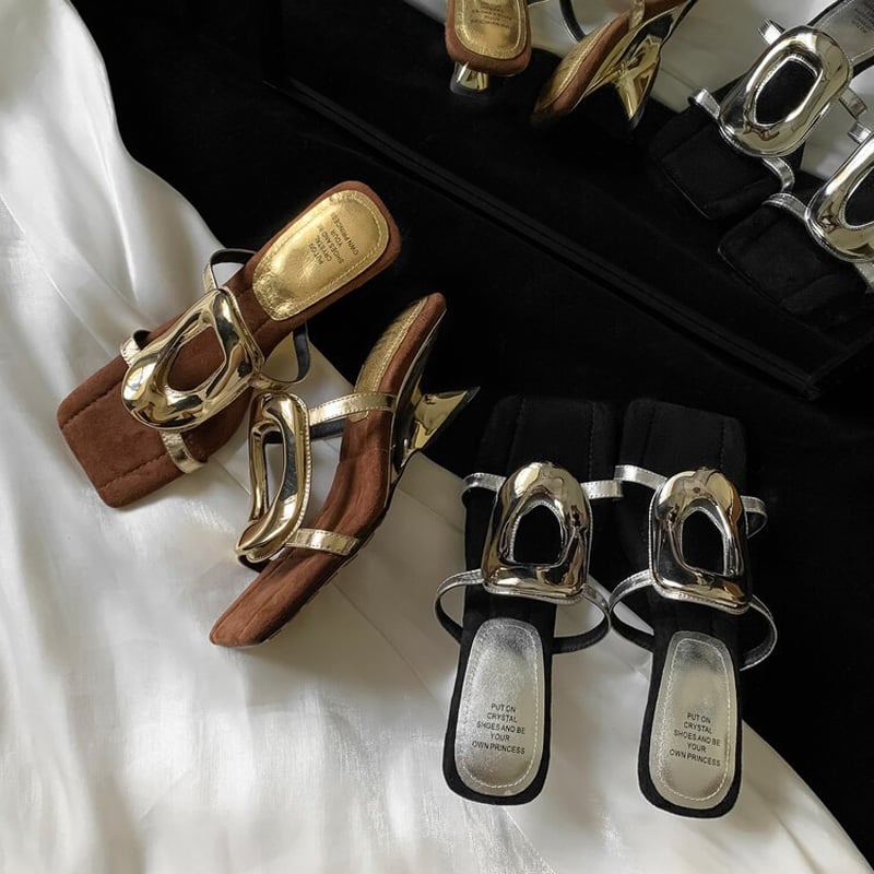 Kiara™| Bold Buckle Wedges